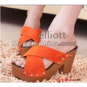 2013, the new women's high-heeled platform sandals, slippers waterproof with rivets, casual lady's sandals Us size: 35-39 