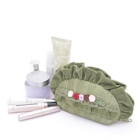 ELELES new custom of  leaf wrinkle dumplings iron type floret makeup bag              