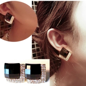 Min.order is $15 (mix order)Fashion Black Stone & shiny stone earring 25