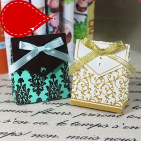 020602 Wedding Favor Box Candy Box with Ribbon Wedding Favor Bags Holders in 2 colors 