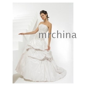 Silk-like Taffeta Strapless The ball gown with Embroidery Court Wedding Dress