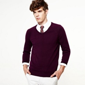 VANCL Denny Básico Sweater (homens) V -Neck violeta escura SKU: 830407