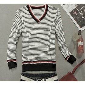 Gratis forsendelse Mænd Frakker Special Design Mænds V Collar Stripe Sweater Hvid M / L / XL O12021113 -1