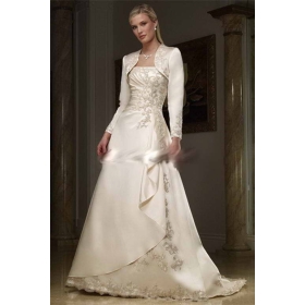 2013  new Luxury Custom Made satin Embroidered long sleeve wedding dress