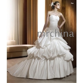 /A-Line Strapless Cathedral train satin /taffeta/chiffon wedding dress for brides 2010 style wedding dresses r10
