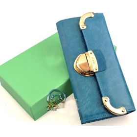 Free shipping-- The vogue women's wallet purse name card clip come with box  rtr18