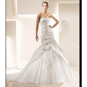 GLAMOUR -cut Strapless asymmetrical taffeta tulle  Sandra Wedding Dress Suiza