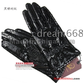 Free shipping snake sheep leather gloves lined with thin ms paint gloves B-25 