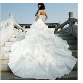 Μόδα ανάγλυφο σατέν super επιδεικτικά μεγάλη γάζα πίσω γάμο H6661 2011 νέα φόρεμα πίσω