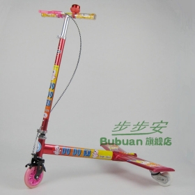 006 best high quality hot selling children third Body Building wheel flash scooter
