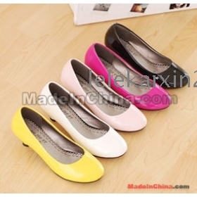 During the spring and autumn winter new single shoes with low candy colors coat of paint for women's shoes