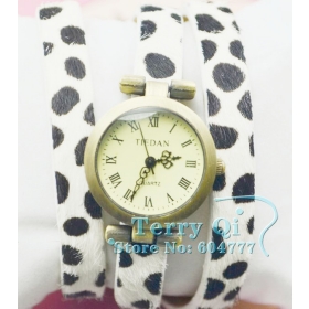  Leopard Roman Number Long Starp Quartz Watch Women Girl Wrist Quartz Watches Xmas Gift Free Ship