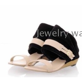 Beach summer new spell color flat bottom shoe strapped with low leakage toe sandals female shoes