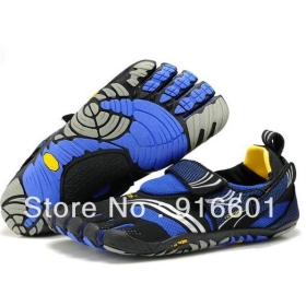 New Finger shoes men's British outdoor sports shoes discounted rock climbing shoes male money mountaineering five toe shoes 