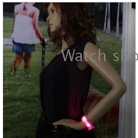 Luz de color rosa muñeca reloj pulsera con el flash de la pulsera de fluorescencia juguetes del mercado de noche