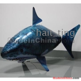 Wholesale Free Shipping RC REMOTE CONTROLLED Air Swimmers Flying Fish SHARK Swept across the United States, the latest toys