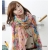 Gratis verzending van de nieuwste stijl Noble luxe pastorale Koreaanse bloemen super vrouwelijke katoen linnen sjaal Scarf