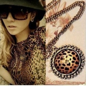 Free Shipping Fashion retro Jewelry leopard hollow carved necklace sweater  chain [90]