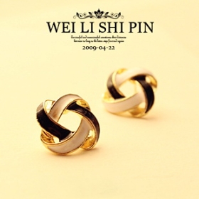 Free Shipping Fashion stylish simplicity women retro hollow woven black and white  earrings earrings wholesale [B081]