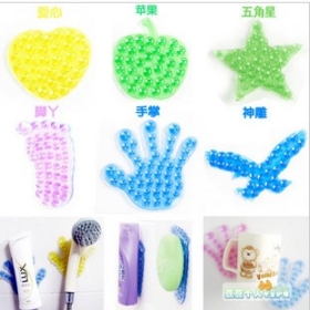 Feet  type super magic sucker/super double stick things which live phone soap to wash hair 