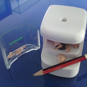 1db Gyermek Ajándék USB akkumulátor ceruzahegyező New Elektromos ceruzahegyező Ingyenes házhozszállítás
